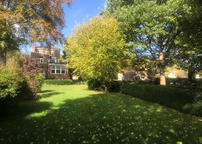 Louise Bed & Breakfast 3*